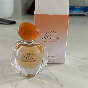 Giorgio Armani- Terra di Gioia eau de parfum